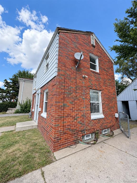 16860 Greenfield Road Detroit, MI 48235 - Photo 6 of 21 Gallery Image 6