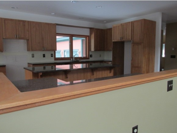 286 Colebrook Road Sunderland, VT 05252 - Photo 3 of 14 Gallery Image 3