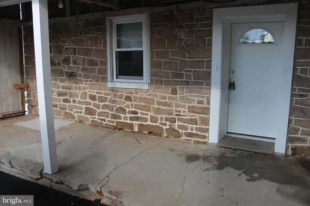 $1,300 | 2093 Highway 212, Coopersburg, PA 18036