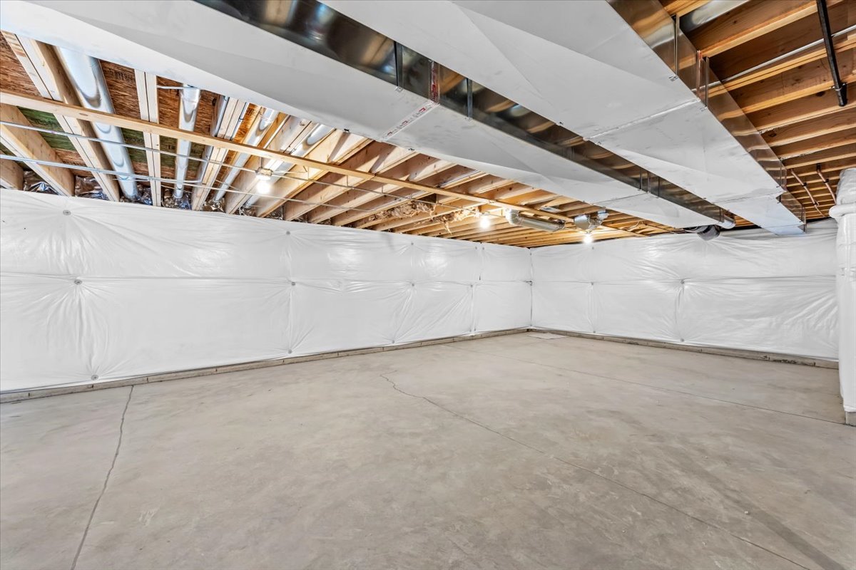 92 Hedgerow Drive Elgin, IL 60124 - Photo 33 of 51 a view of a garage