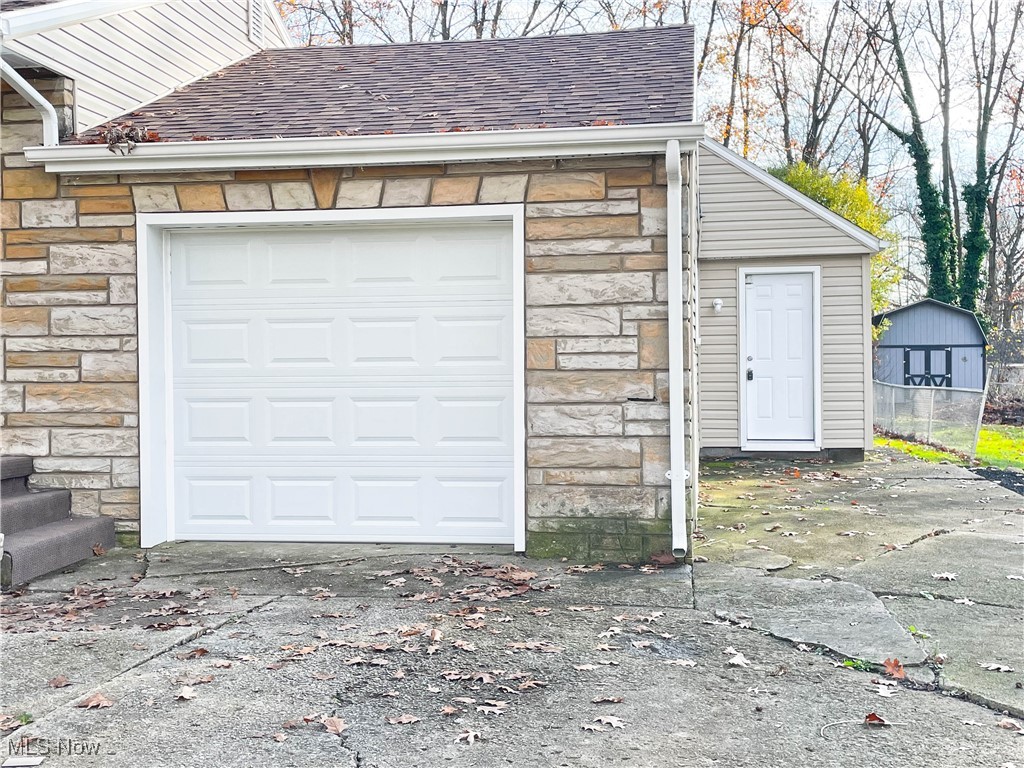 4949 East Radio Road Youngstown, OH 44515 - Photo 28 of 37 View of garage