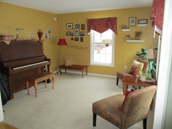 37 Mary Jane Road Franklin, MA 02038 - Photo 11 of 24 Gallery Image 11