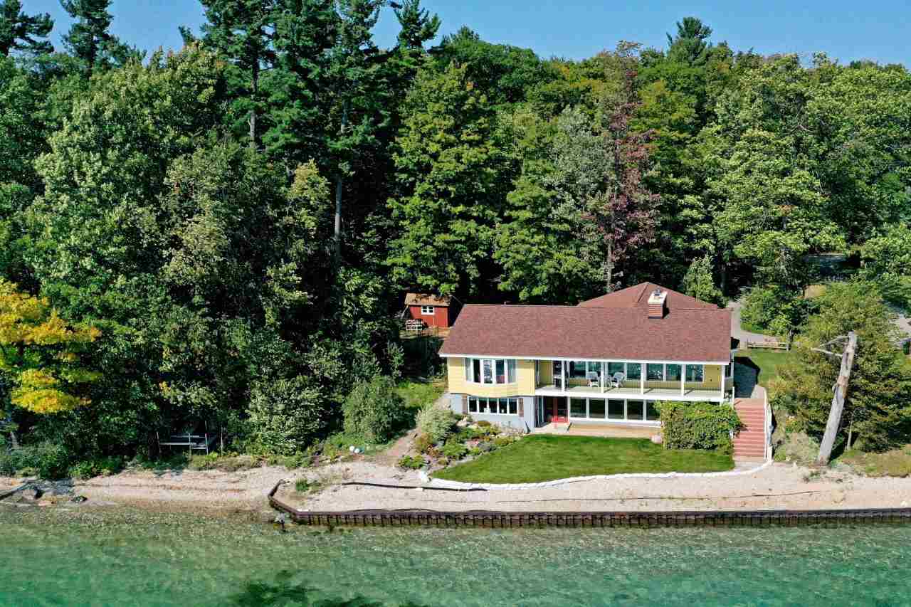 1946 Pine Point Road Traverse City, MI 49686 - Photo 2 of 47 1889701-1.JPG