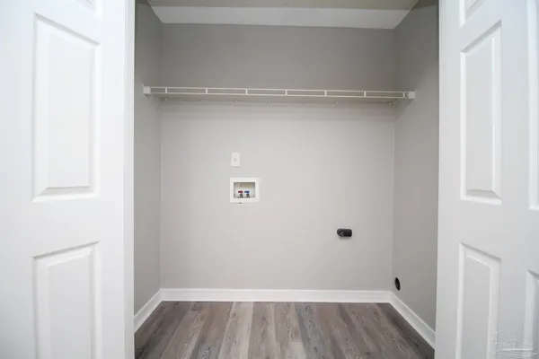 $1,495 | 1927 America Avenue, Gulf Breeze, FL 32563