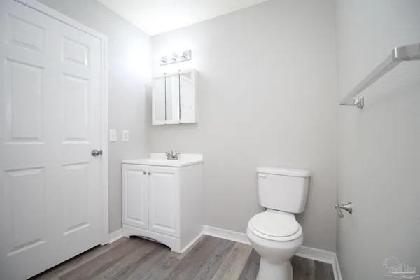 $1,495 | 1927 America Avenue, Gulf Breeze, FL 32563