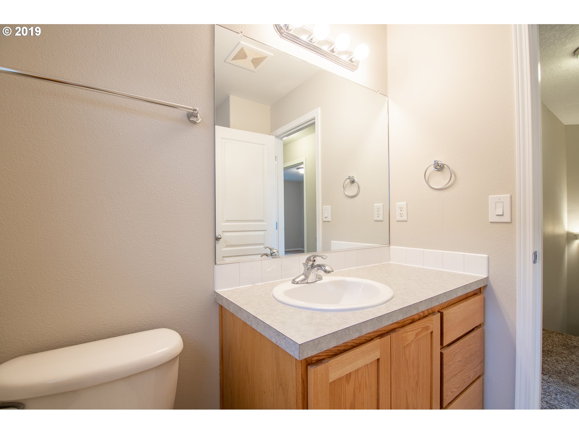 724 Northeast Mariners Loop Portland, OR 97211 - Photo 17 of 29 Gallery Image 17