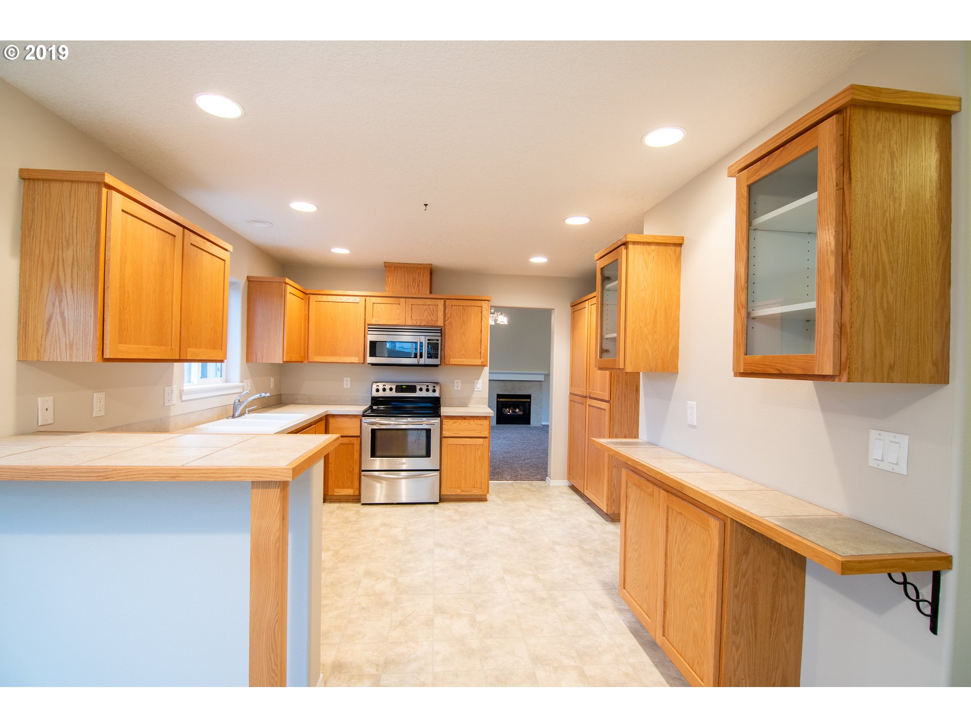 724 Northeast Mariners Loop Portland, OR 97211 - Photo 5 of 29 Gallery Image 5