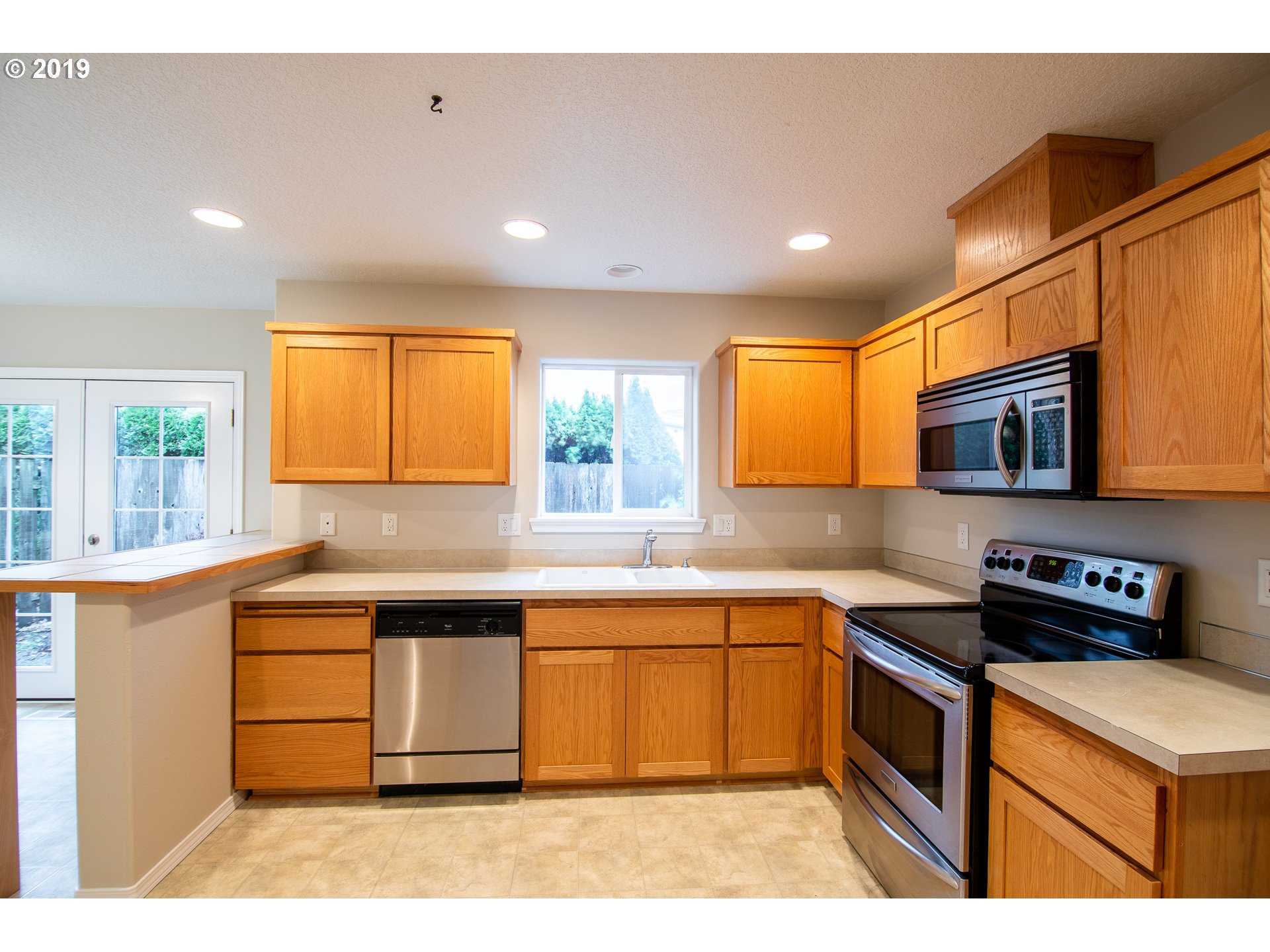 724 Northeast Mariners Loop Portland, OR 97211 - Photo 7 of 29 Gallery Image 7