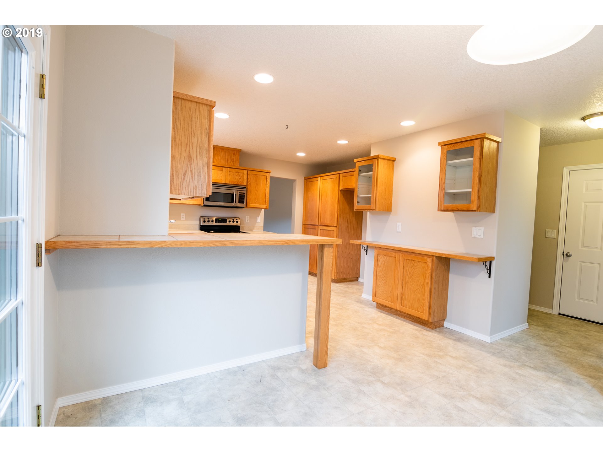 724 Northeast Mariners Loop Portland, OR 97211 - Photo 9 of 29 Gallery Image 9