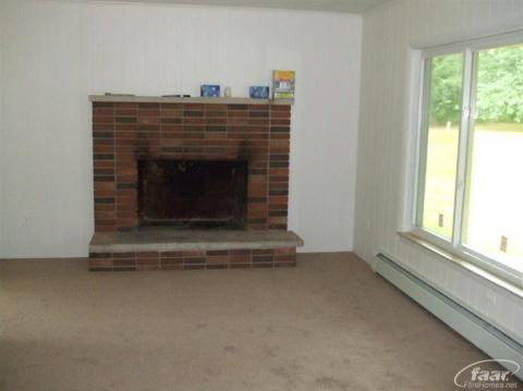 9374 Lee Jones Road Fenton, MI 48430 - Photo 7 of 16 20226088-6.JPG