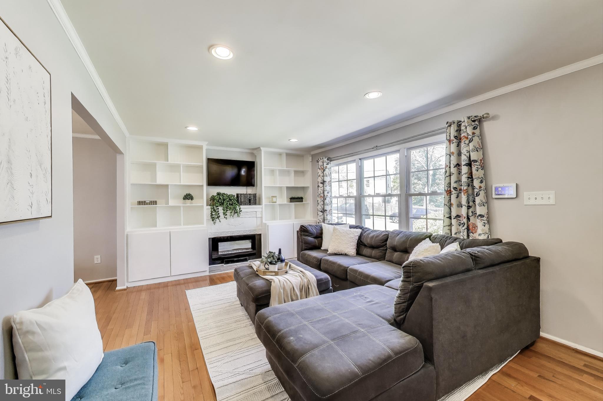 9525 Kirkfield Road Burke, VA 22015 - Photo 7 of 31 Light-Filled Living Room