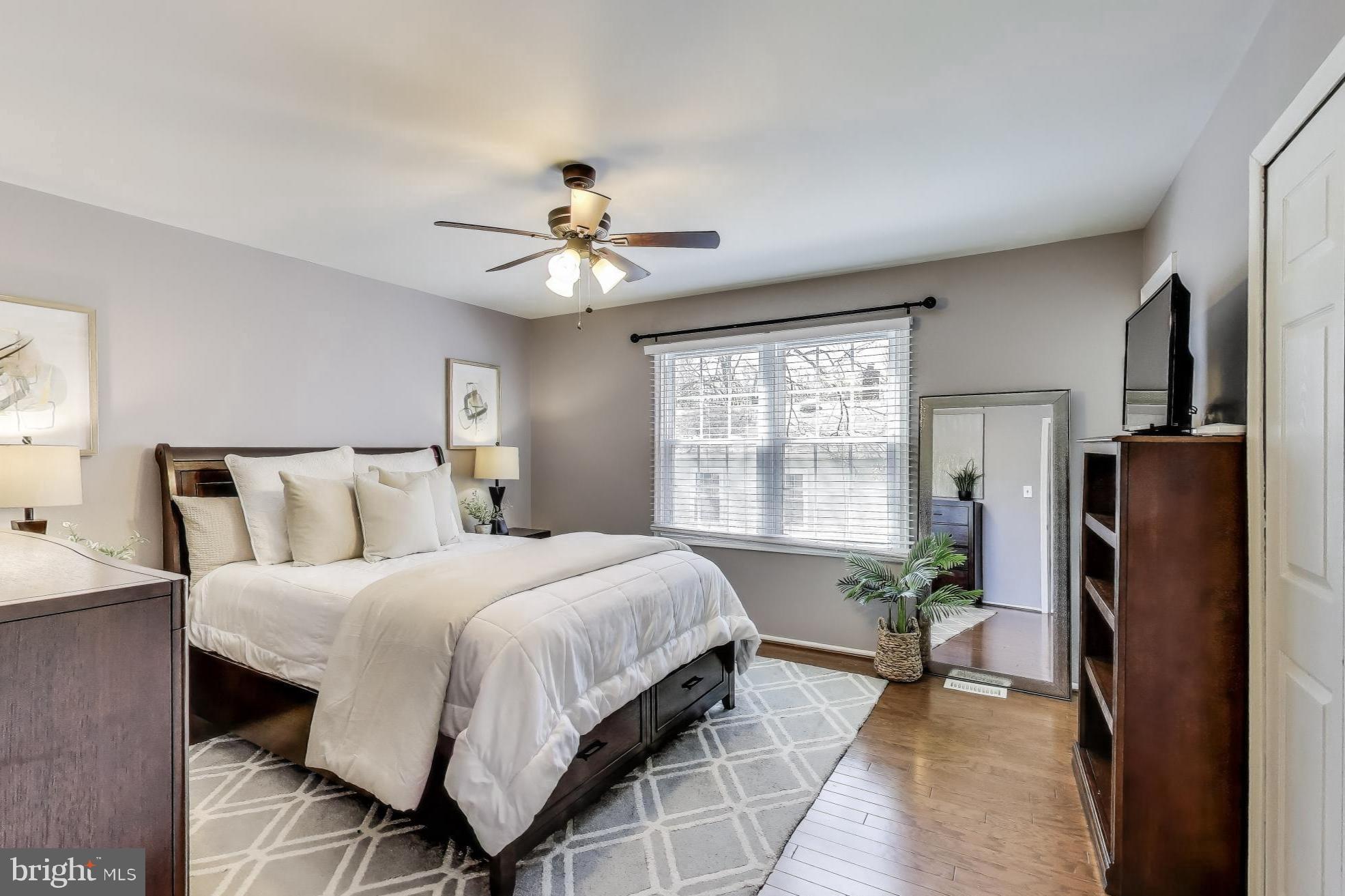 9525 Kirkfield Road Burke, VA 22015 - Photo 9 of 31 Primary Bedroom Suite