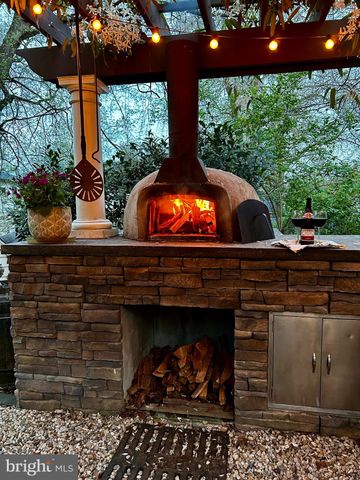 $1,810,000 | 3513 North Ottawa Street, Arlington, VA 22213