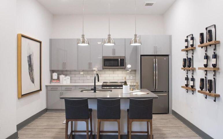 128 Columbus Street, Unit 2P W/ TERRACE Charleston, SC 29403 - Photo 10 of 21 20200520181233089823000000-o