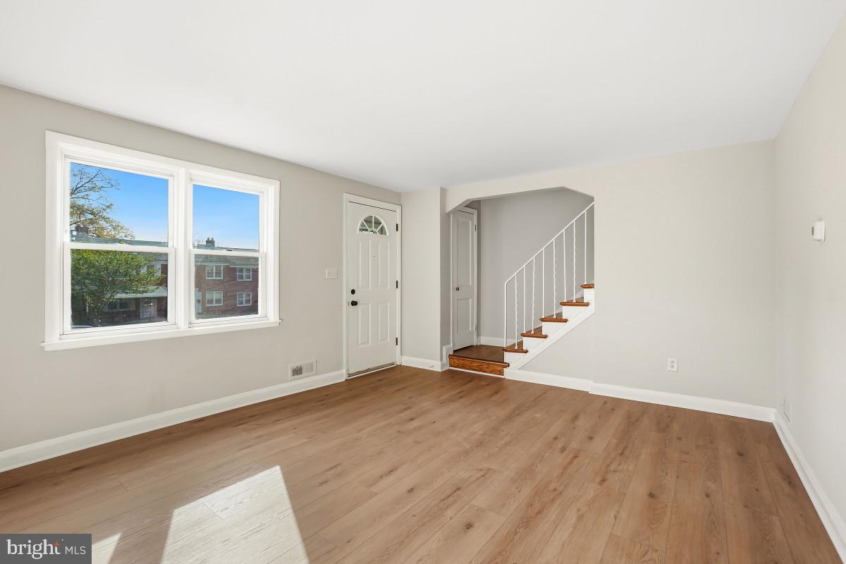162 Cherrydell Road Baltimore, MD 21228 - Photo 5 of 31 Bright and airy entryway awaits you.