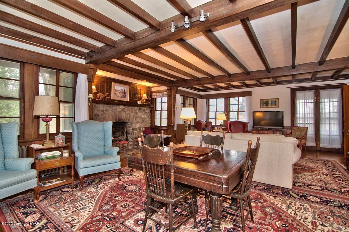 24 Summit Avenue Pocono Manor, PA 18349 - Photo 22 of 114 Family Room