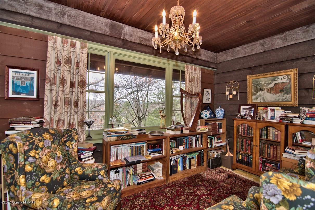 24 Summit Avenue Pocono Manor, PA 18349 - Photo 57 of 114 Den/Sleeping Room/Office