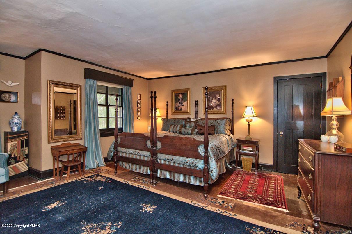 24 Summit Avenue Pocono Manor, PA 18349 - Photo 64 of 114 Bedroom 5