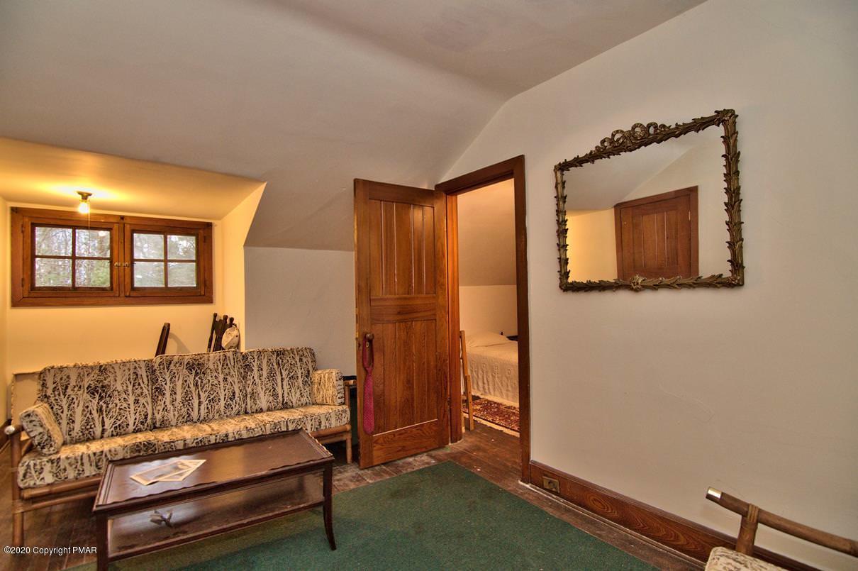 24 Summit Avenue Pocono Manor, PA 18349 - Photo 72 of 114 Sitting Room 3rd floor