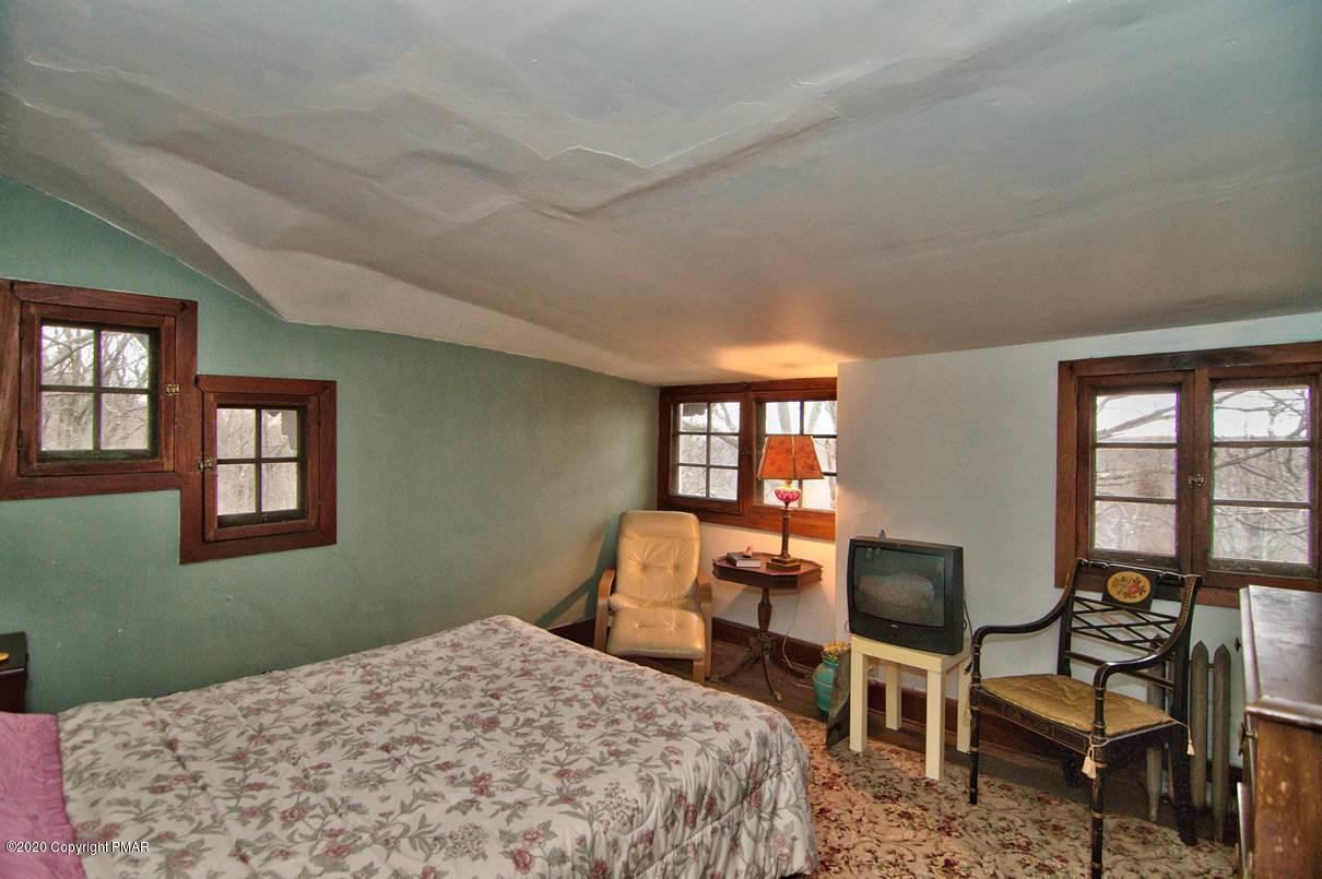 24 Summit Avenue Pocono Manor, PA 18349 - Photo 74 of 114 Bedroom 8 (3rd floor)