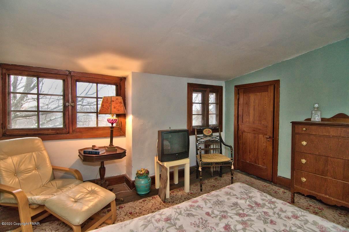 24 Summit Avenue Pocono Manor, PA 18349 - Photo 76 of 114 Bedroom 9 (3rd floor)