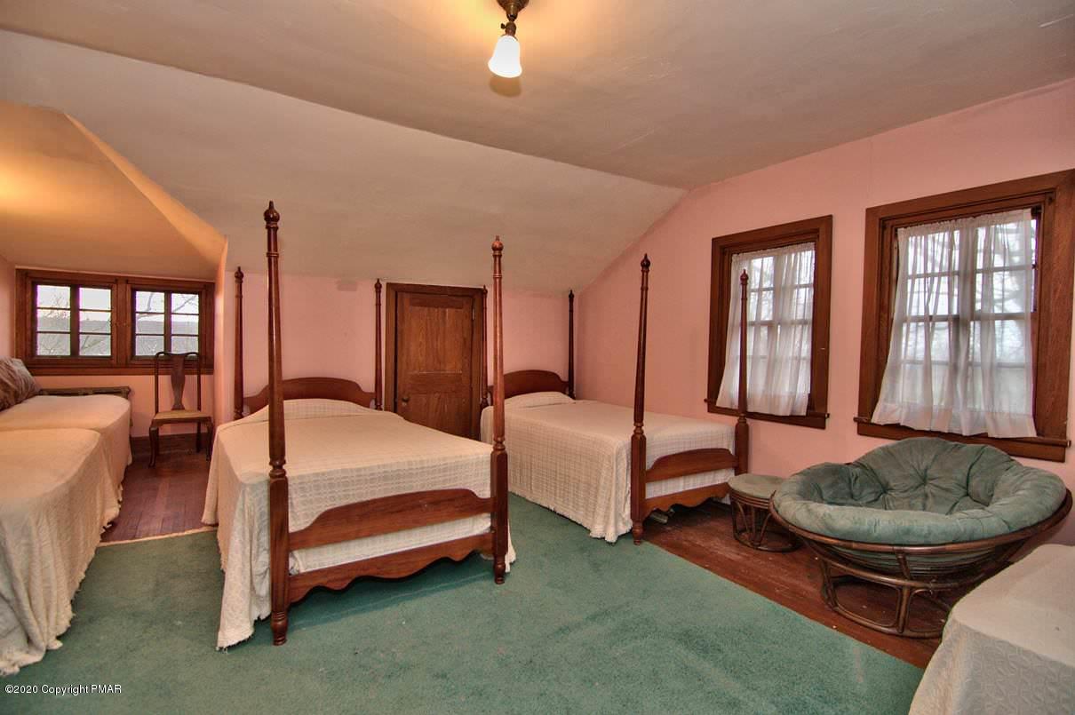 24 Summit Avenue Pocono Manor, PA 18349 - Photo 79 of 114 Bedroom 10 (3rd floor)