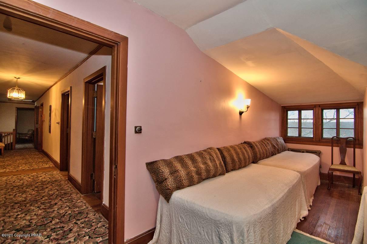 24 Summit Avenue Pocono Manor, PA 18349 - Photo 81 of 114 Bedroom 10