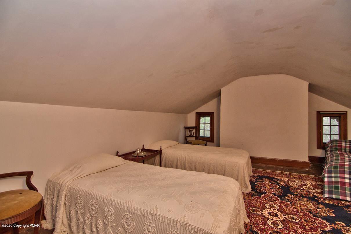 24 Summit Avenue Pocono Manor, PA 18349 - Photo 83 of 114 Bedroom 10