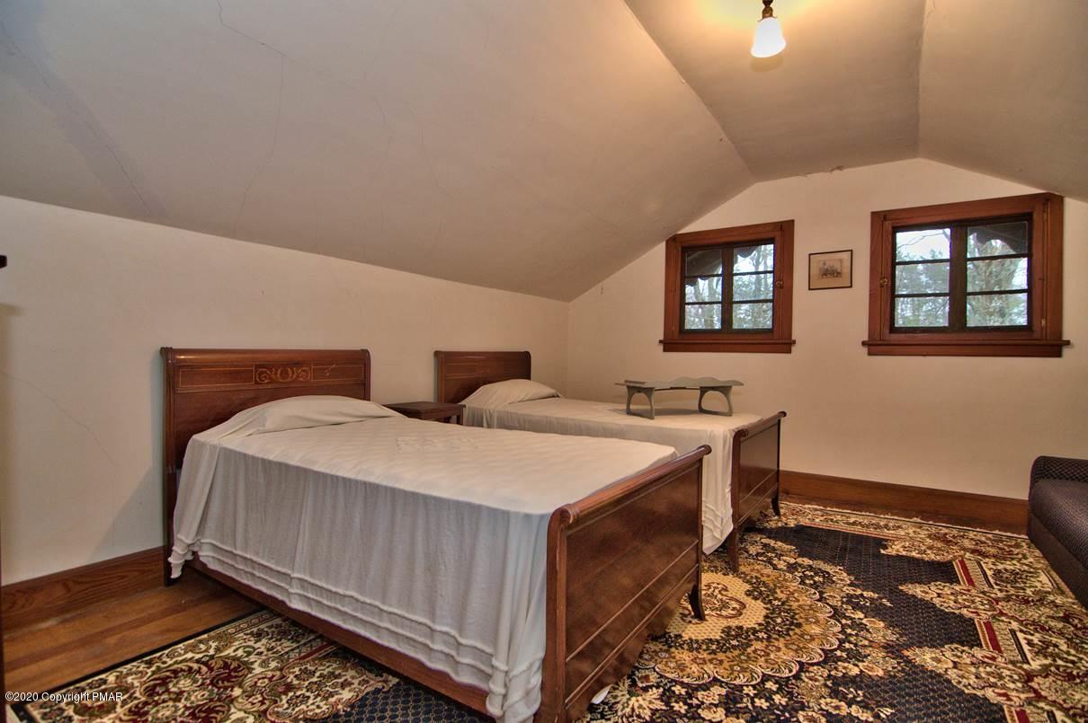 24 Summit Avenue Pocono Manor, PA 18349 - Photo 85 of 114 Bedroom 11 (3rd floor)