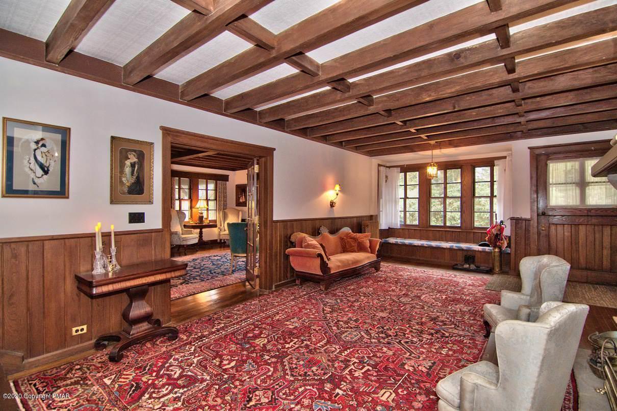 24 Summit Avenue Pocono Manor, PA 18349 - Photo 10 of 114 Living Room