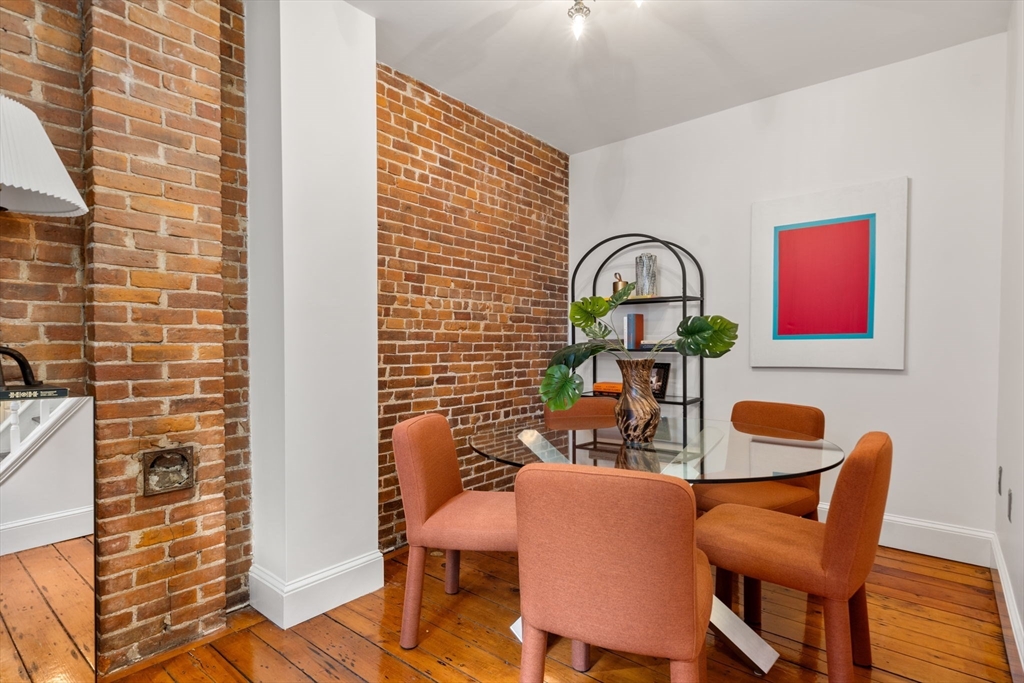 5 R Salem Street Boston, MA 02129 - Photo 8 of 25 Gallery Image 8