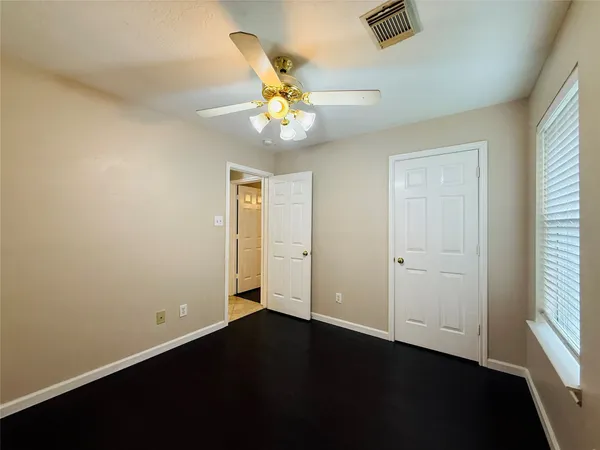 $2,000 | 1015 Andover Drive, Pearland, TX 77584