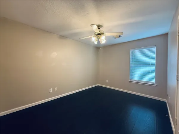 $2,000 | 1015 Andover Drive, Pearland, TX 77584