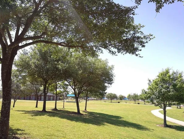 $2,000 | 1015 Andover Drive, Pearland, TX 77584