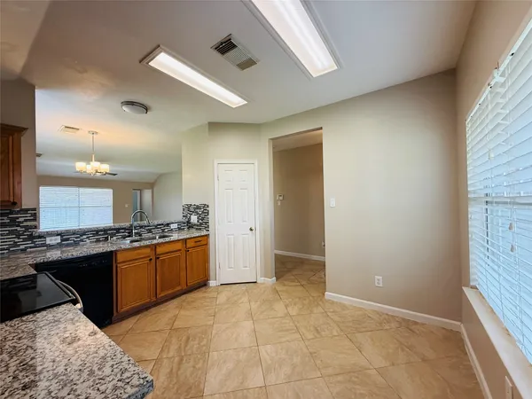 $2,000 | 1015 Andover Drive, Pearland, TX 77584