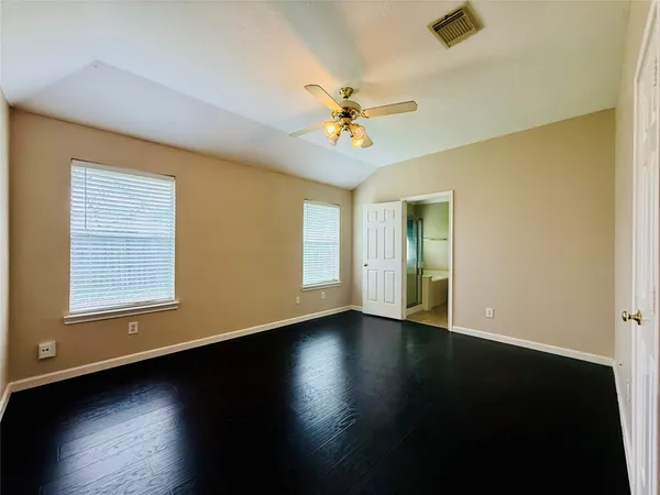 $2,000 | 1015 Andover Drive, Pearland, TX 77584