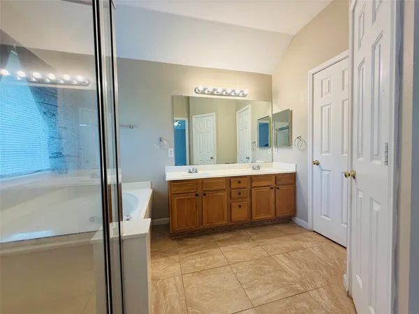 $2,000 | 1015 Andover Drive, Pearland, TX 77584