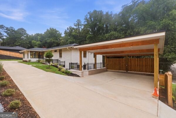 1447 Skyhaven Road Southeast Atlanta, GA 30316 - Photo 9 of 14 Gallery Image 9
