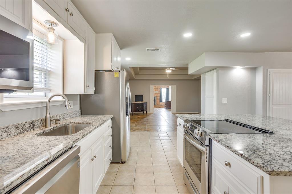 807 Caddo Road Joshua, TX 76058 - Photo 12 of 40