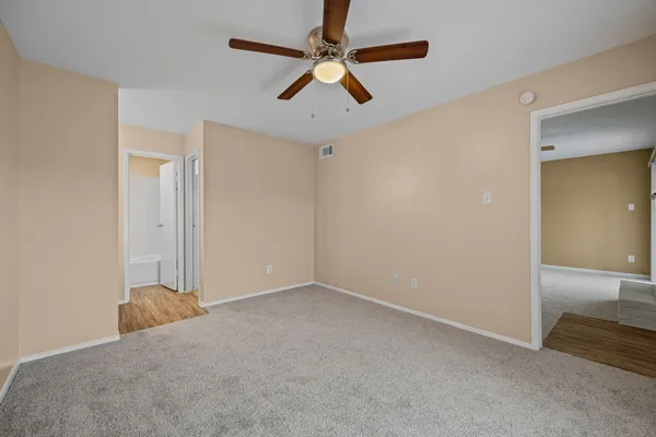 $1,350 | 18515 Egret Bay Boulevard, Unit 1208, Webster, TX 77058