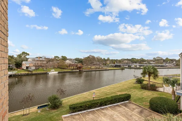 $1,350 | 18515 Egret Bay Boulevard, Unit 1208, Webster, TX 77058