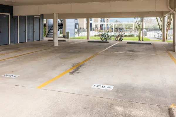 $1,350 | 18515 Egret Bay Boulevard, Unit 1208, Webster, TX 77058