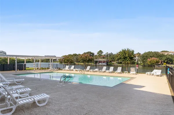 $1,350 | 18515 Egret Bay Boulevard, Unit 1208, Webster, TX 77058