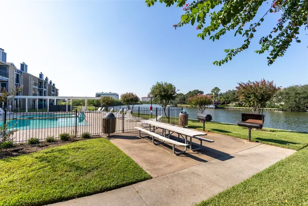 $1,350 | 18515 Egret Bay Boulevard, Unit 1208, Webster, TX 77058