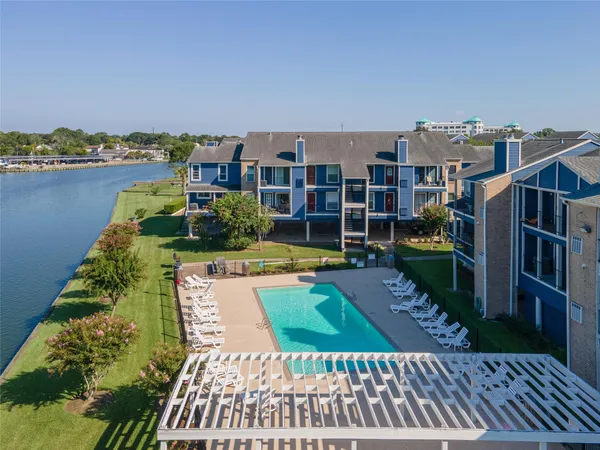 $1,350 | 18515 Egret Bay Boulevard, Unit 1208, Webster, TX 77058
