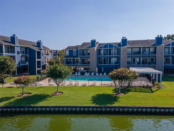 $1,350 | 18515 Egret Bay Boulevard, Unit 1208, Webster, TX 77058