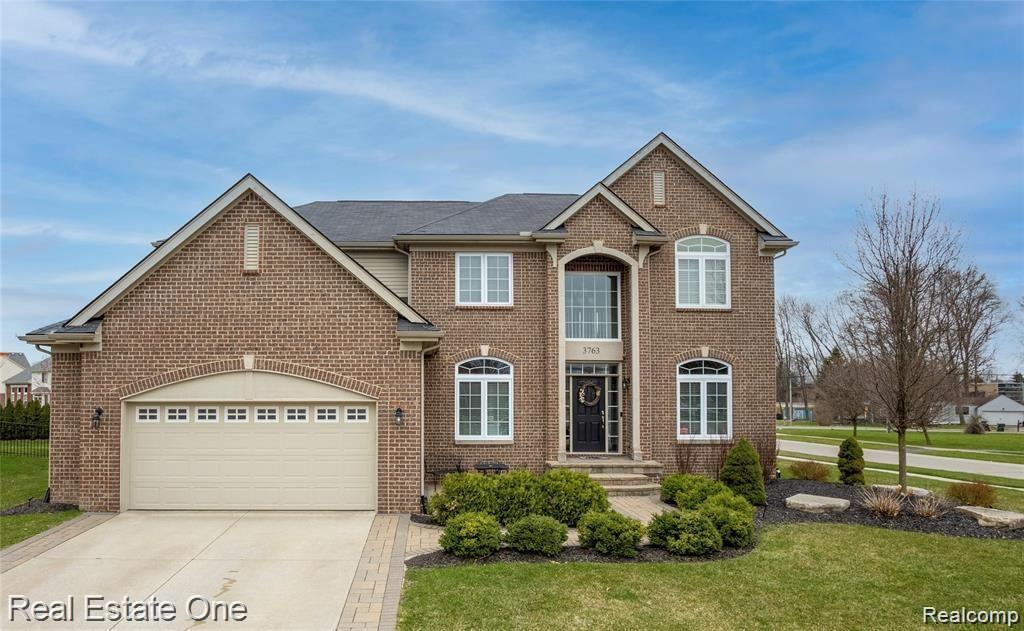 3763 Hogan Circle Rochester Hills, MI 48307 - Photo 2 of 38