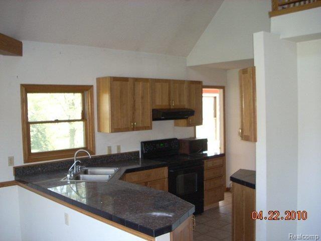 8314 North Gregory Road Fowlerville, MI 48836 - Photo 11 of 18 Kitchen