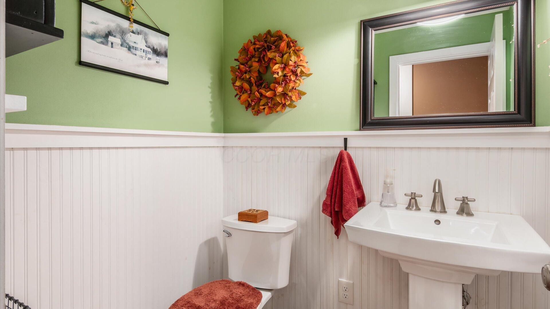 452 Jefferson Road Newark, OH 43055 - Photo 23 of 31 half bath