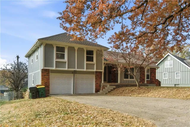$350,000 | 9317 West 82nd Street, Overland Park, KS 66204